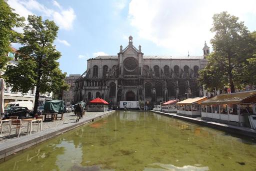 Le Marche Aux Poissons De Bruxelles Rebaptise Saint Cath Sur Mer Bx1