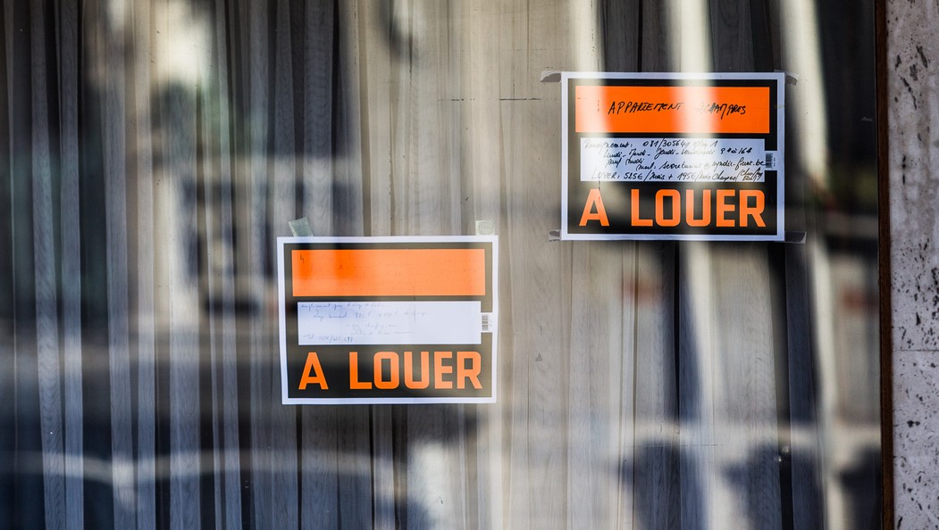20140203 - NAMUR, BELGIUM: Illustration picture shows two 'a louer' signs on Monday 03 February 2014, in Namur. BELGA PHOTO SISKA GREMMELPREZ