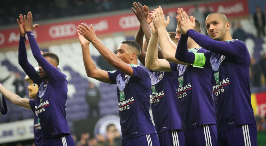 Anderlecht's players celebrate after winning the Jupiler Pro League match between RSC Anderlecht and Zulte WAregem, in Brussels, Sunday 07 May 2017, on the 7th day (out of 10) of the Play-off 1 of the Belgian soccer championship. BELGA PHOTO VIRGINIE LEFOUR