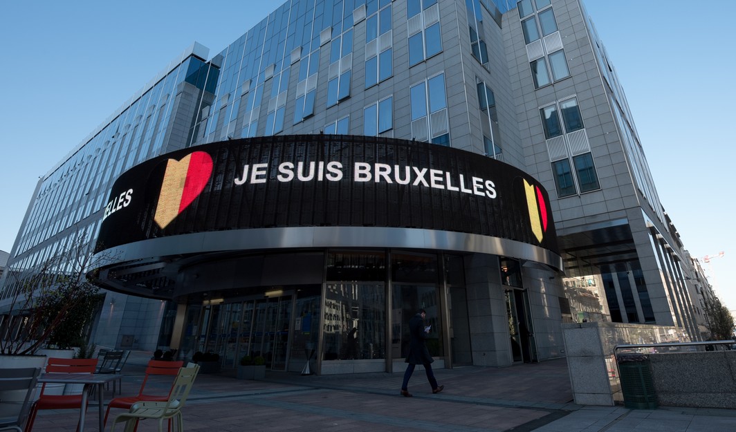 Illustration picture shows a 'Je Suis Bruxelles' (I am Brussels) LED banner outside around the Maalbeek - Maelbeek subway station in Brussels during a tribute to the victims of last year terrorist attacks in Brussels, Wednesday 22 March 2017. On March 22 2016, 32 people were killed and 324 got injured in suicide bombings at Brussels airport and the Brussels' subway. BELGA PHOTO AXELLE COLLARD