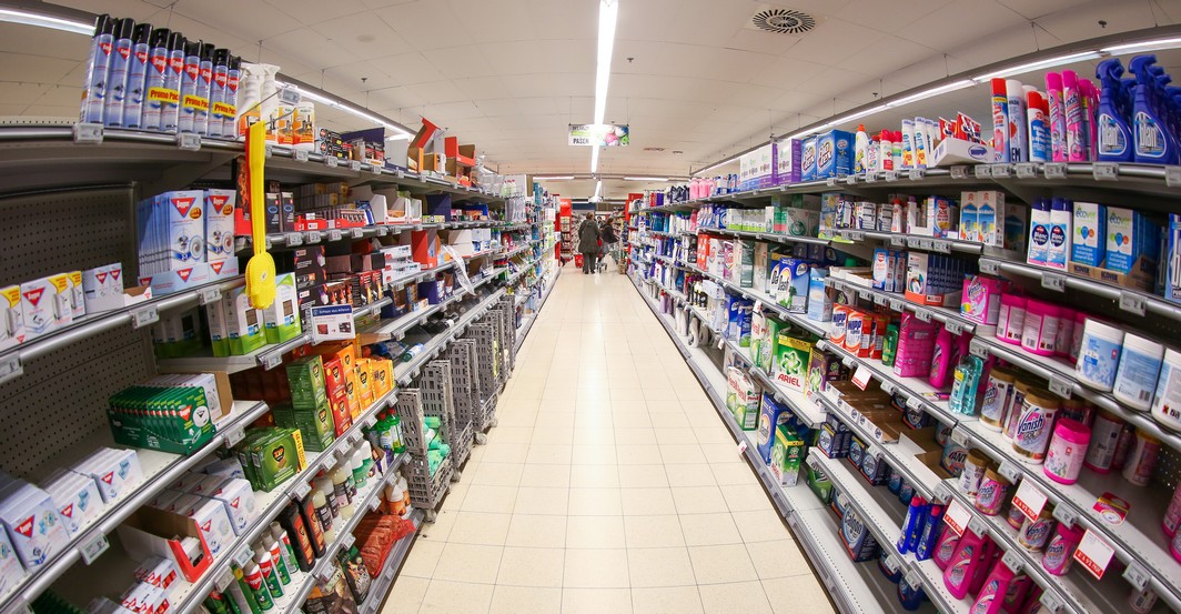 20150407 - BRUSSELS, BELGIUM: Illustration picture shows Delhaize Supermaket store Karreveld, in Brussels, Tuesday 07 April 2015. BELGA PHOTO BRUNO FAHY