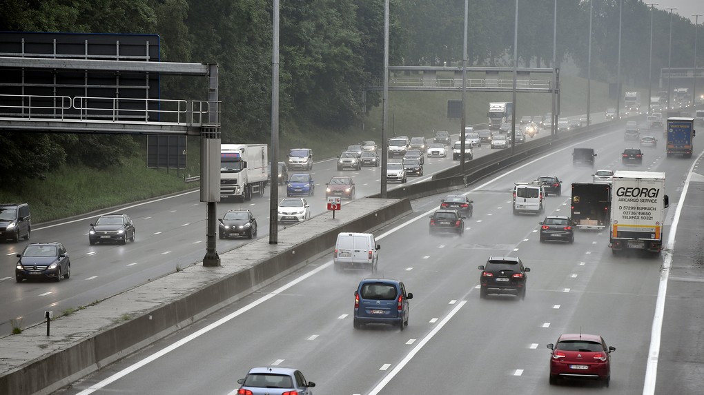 Illustration picture shows  a traffic jam at the E40 highway Brussels - Liege, on Monday 30 May 2016, in Bertem. BELGA PHOTO ERIC LALMAND