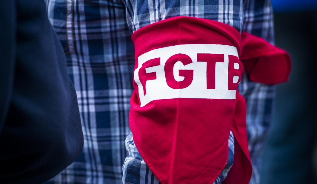 20150624 - BRUSSELS, BELGIUM: Illustration shows FGTB logo at a trade union protest against social dumping in Brussels, Wednesday 24 June 2015. BELGA PHOTO LAURIE DIEFFEMBACQ