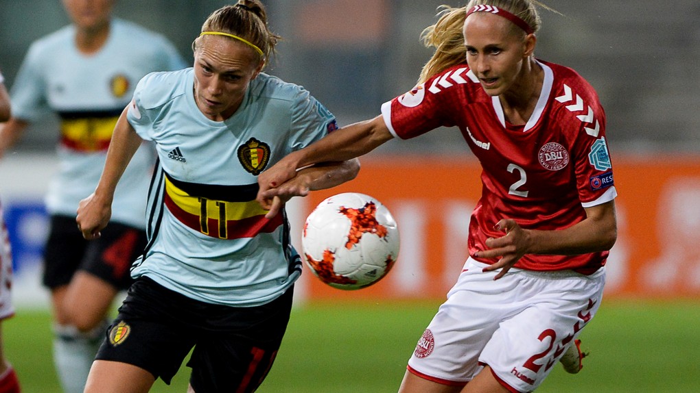 Belgium's Janice Cayman and Denmark's Line Roddik Hansen fight for the ball during a soccer game between Belgian national women's soccer team Red Flames and Denmark, the first game in group A in the group stage of the Women's European Championship 2017 in the Netherlands, Sunday 16 July 2017 in Rheden, The Netherlands. BELGA PHOTO DAVID CATRY