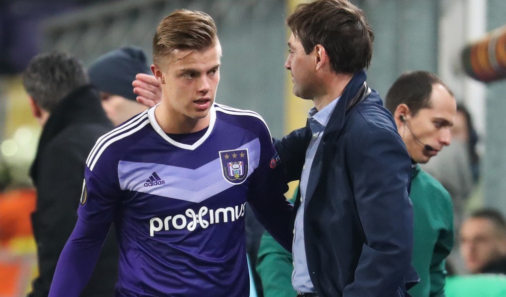 Anderlecht's Jorn Vancamp and Anderlecht's head coach Rene Weiler pictured during the sixth and last game in the group stage (group C) of the UEFA Europa League competition between Belgian soccer club RSC Anderlecht and French club AS Saint-Etienne, in Brussels, Thursday 08 December 2016. Anderlecht is already qualified for the next stage. BELGA PHOTO VIRGINIE LEFOUR