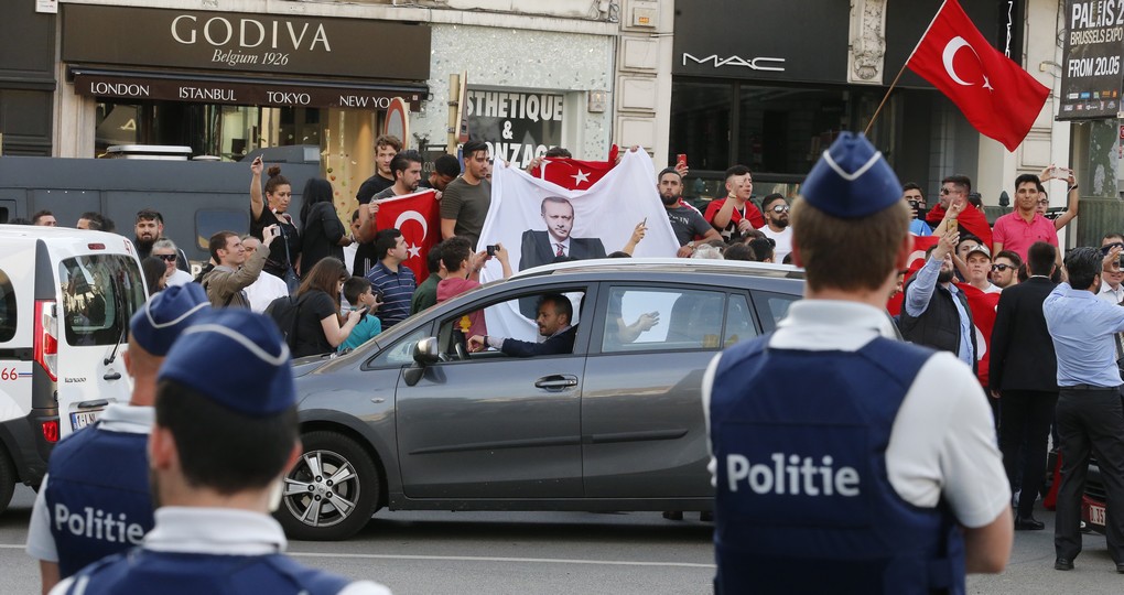 Illustration picture shows a meeting of militants of the Turkish 'AK Parti' party at the 'Place Stephanie - Stefaniaplein' square in Brussels, Wednesday 24 May 2017. Turkish President and AKP leader Erdogan is in Brussels for a NATO (North Atlantic Treaty Organization) summit on Thursday. BELGA PHOTO NICOLAS MAETERLINCK