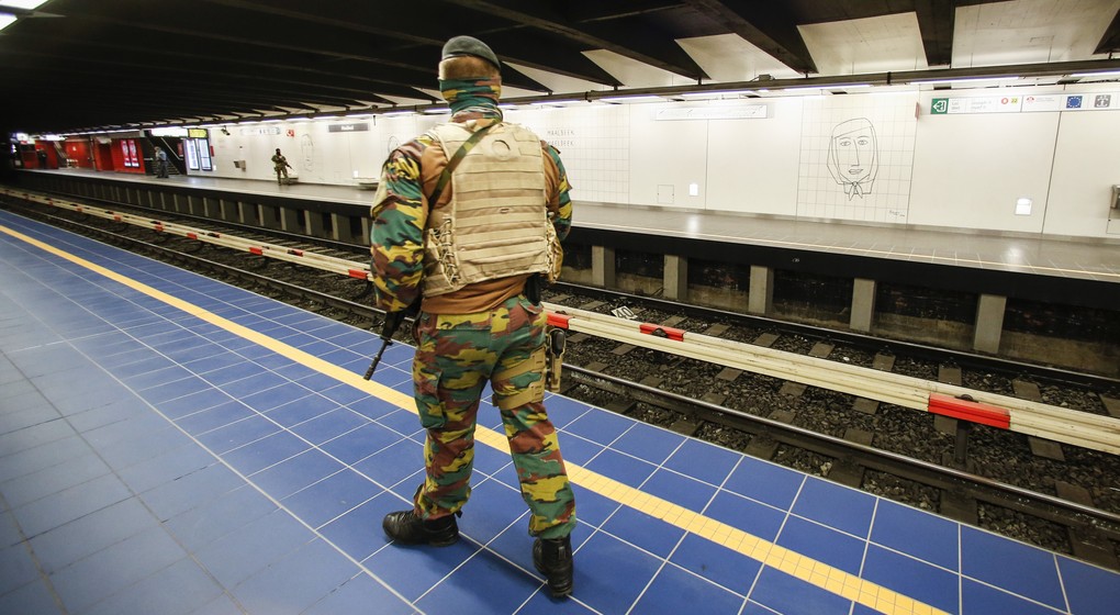 Military personnel pictured on guard during the reopening of the Maelbeek-Maalbeek subway after the March 22 attacks, in Brussels, on Monday 17 November 2014. On Tuesday 22 March, two bombs exploded in the departure hall of Brussels Airport and another one in the Maelbeek - Maalbeek subway station, leaving 31 people dead and 250 injured. ISIL (Islamic State of Iraq and the Levant - Daesh - ISIS) claimed responsibility for the attacks. BELGA PHOTO THIERRY ROGE