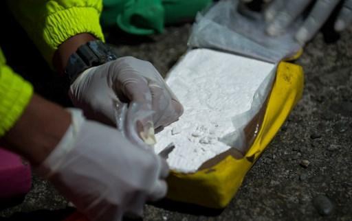 Polémique autour d'un kit municipal pour sniffer la cocaïne en Espagne -  BX1