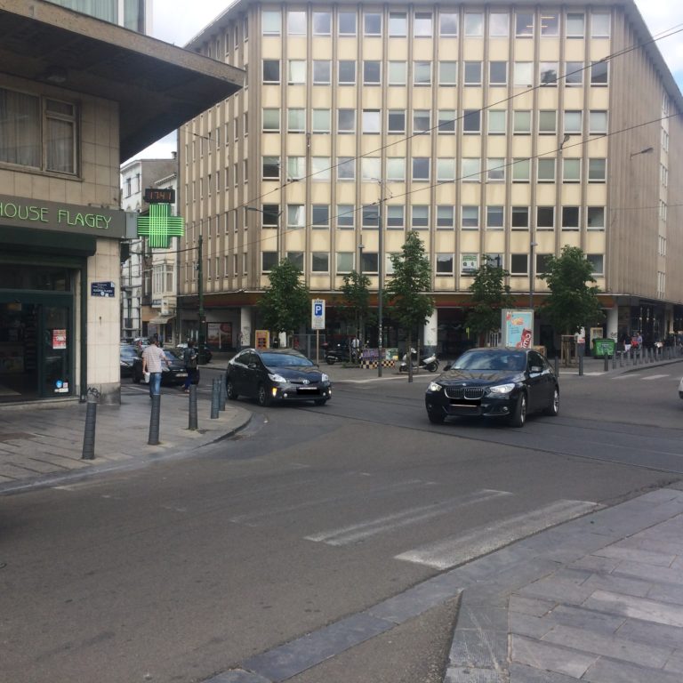 Ixelles : des passages pour piétons quasiment invisibles ...