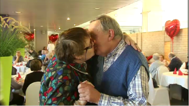 300 seniors réunis: l’amour traverse les âges à Anderlecht