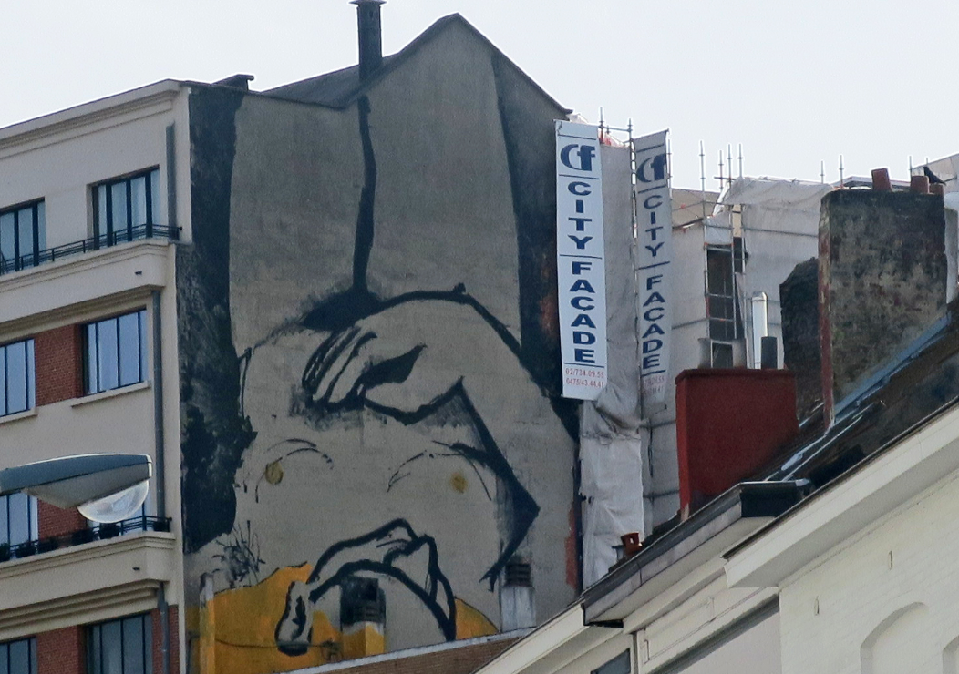 Une Nouvelle Fresque érotique A Fait Son Apparition Dans Les Rues De