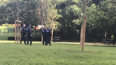 Policier attaqué au parc Maximilien : le suspect sera fixé sur son sort lundi
