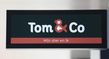 Tom&Co accusé de maltraitance animal par le parti DierAnimal - BX1