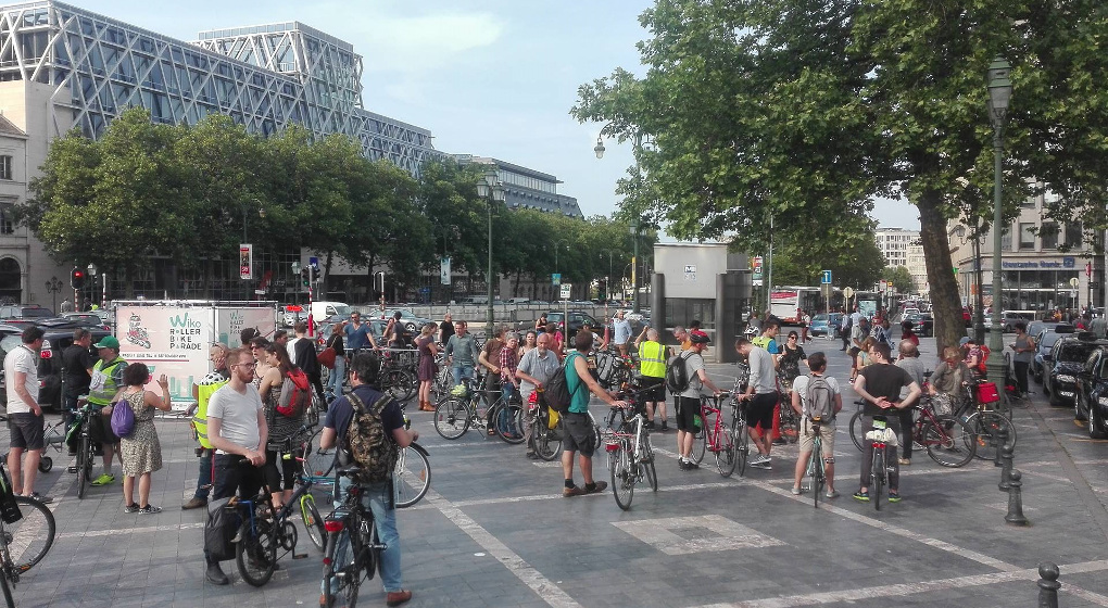 Mobilité: plus d'une centaine de cyclistes présents vendredi soir pour célébrer les 20 ans de la "Masse critique"