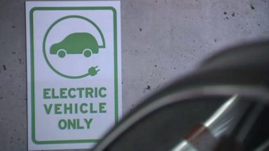 Des bornes gratuites pour recharger les véhicules électriques : voici comment cela fonctionnera
