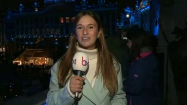 Bruxelles : la Grand-Place se teint de bleu pour les 70 ans de la Déclaration des droits de l’homme