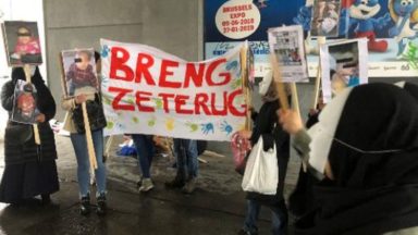 Des femmes manifestent à Bruxelles pour le retour des enfants de combattants de l’EI
