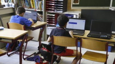 “Branche ton école” :  51 écoles secondaires bruxelloises équipées de wifi