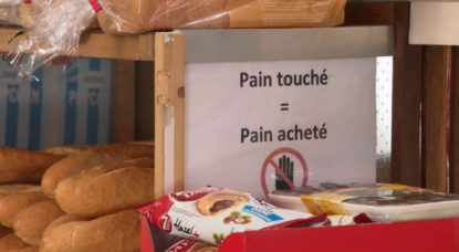 Pain touché pain acheté - Etalage magasin - Capture BX1