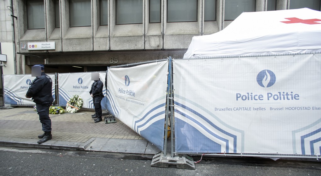 Police Bruxelles-Schuman - Hommage Attentats de Bruxelles - Belga Thierry Roge