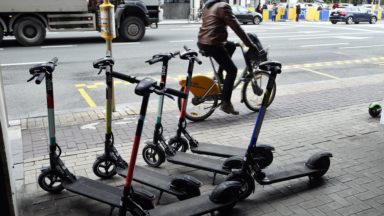 Mobilité : en un an, le nombre de trottinettes et de vélos partagés à Bruxelles a fortement diminué