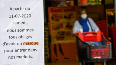 Plusieurs chaînes de supermarchés distribueront ou vendront des masques dès samedi