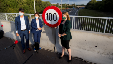 La Région bruxelloise présente ses nouveaux panneaux de limitation à 100 km/h pour le Ring