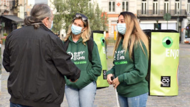 Every Can Counts : une équipe de sensibilisation au tri et au recyclage des canettes a circulé à Bruxelles