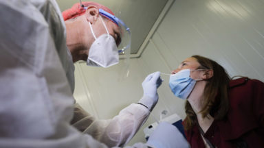Les tests antigènes rapides arrivent dans les centres de dépistage bruxellois