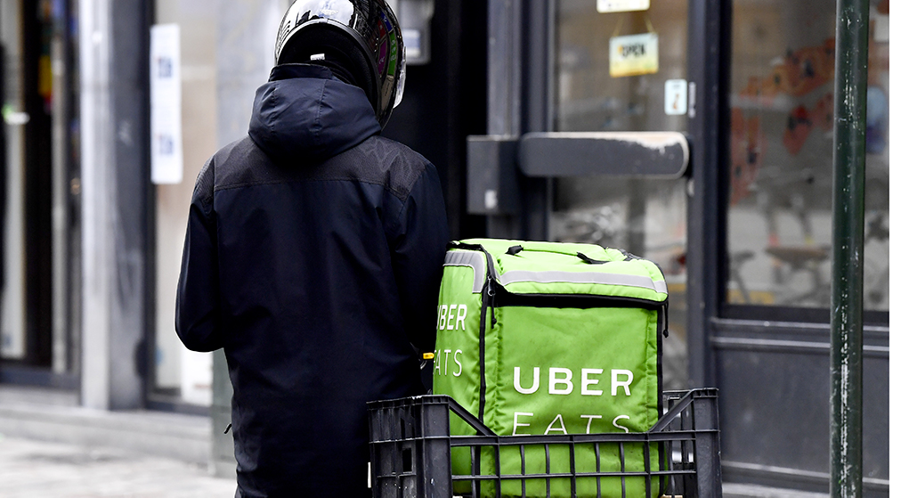 Carrefour collabore avec Uber Eats pour la livraison de courses à