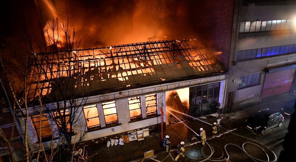 Plus de 5 heures pour éteindre un incendie dans un ...