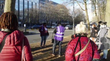 Une dizaine de personnes manifestent contre le placement d’un jeune autiste belge de 7 ans en France