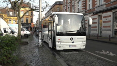Covid-19 : la Croix-Rouge inaugure un bus de testing