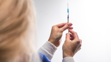Les 56 ans et plus et toute personne souffrant de comorbidités peuvent se faire vacciner à Bruxelles