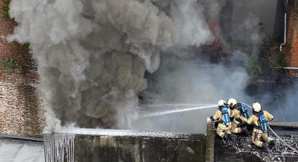 Anderlecht L Incendie De La Rue Heyvaert Est Sous Controle Bx1