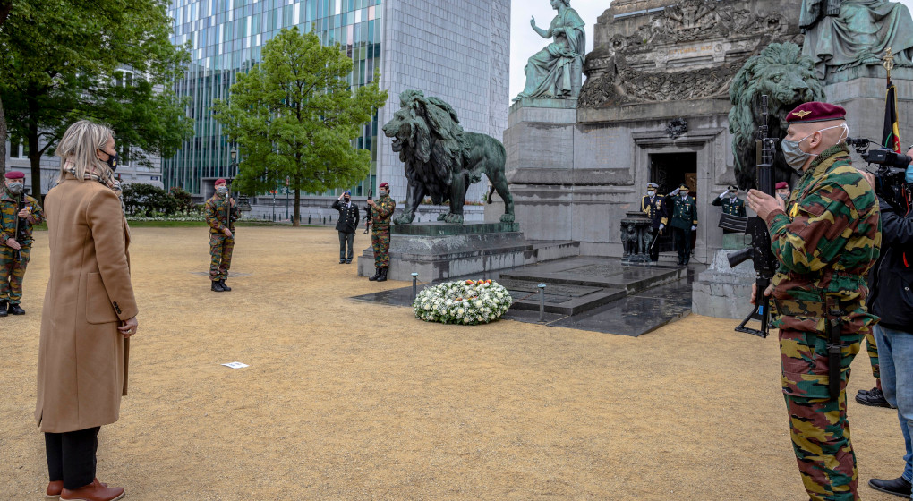 La Belgique Commemore La Fin De La Seconde Guerre Mondiale Devant La Colonne Du Congres Bx1