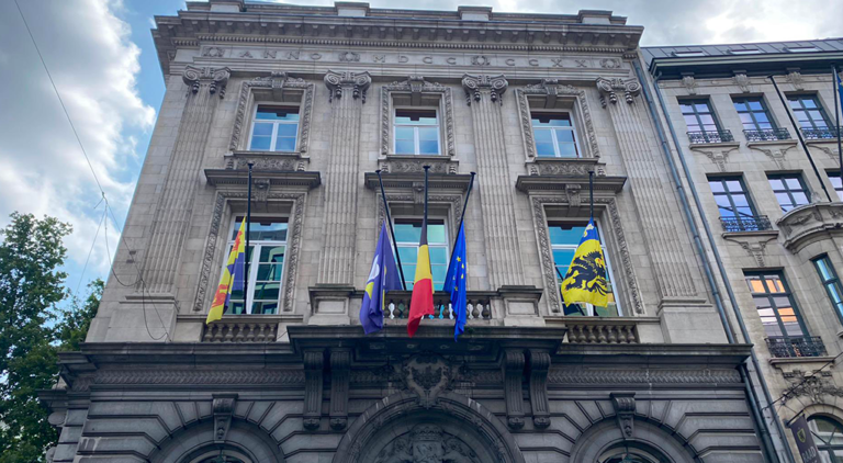 Deuil national : les drapeaux en berne partout à Bruxelles ...