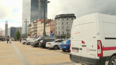 La police de Bruxelles-Midi lutte contre les véhicules mal garés près de la Gare du Midi