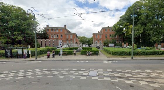 Hôpital Brugmann Entrée - Place Arthur Van Gehuchten - Google Street View