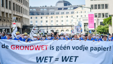 Environ 2.000 ouvriers mineurs ont manifesté à Bruxelles pour réclamer leur pension complète