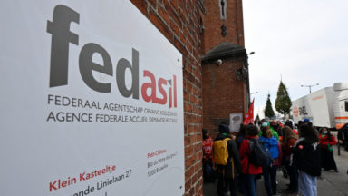 La justice autorise un collectif d’ONG à saisir 2,9 millions d’euros sur les comptes de Fedasil
