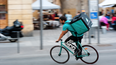 Paris-Bruxelles à vélo pour dénoncer les plateformes de livraison