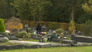Vents forts : plusieurs cimetières fermés, les parcs régionaux restent ouverts