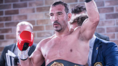 Boxe : Ryad Merhy pourrait affronter un ex-champion du monde WBA âgé de 51 ans