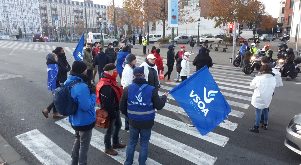 Manifestation Syndicats Police Place Sainctelette - Belga Fabrice Letot