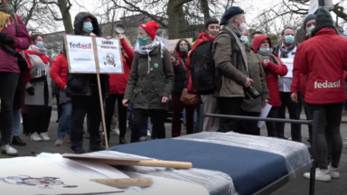 Les travailleurs Fedasil manifestent pour dénoncer le manque de lits dans les centres d’accueil