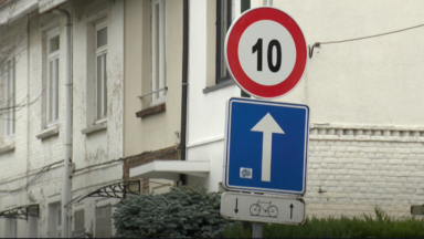 Vitesse limitée à 10 km/h à Anderlecht : une nouvelle mesure provisoire pour les routes en mauvais état ?