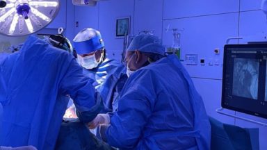 UZ Brussel : une artère synthétique posée lors d’une chirurgie vasculaire, une première belge