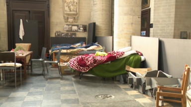 Malgré l’ordre de partir, certains sans-papiers ne veulent pas quitter l’église du Béguinage