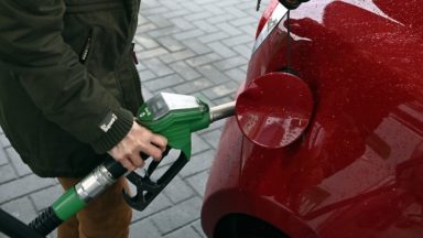 Le diesel à plus de 2,20€ le litre : des stations-services ferment, le fédéral discute de nouvelles mesures